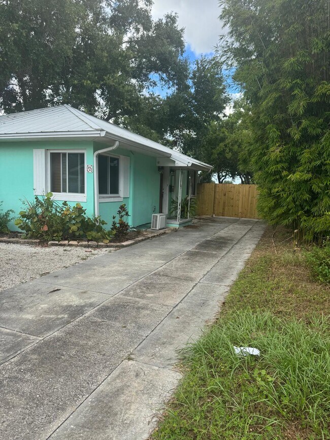 Foto del edificio - 521-512 12th Ave N