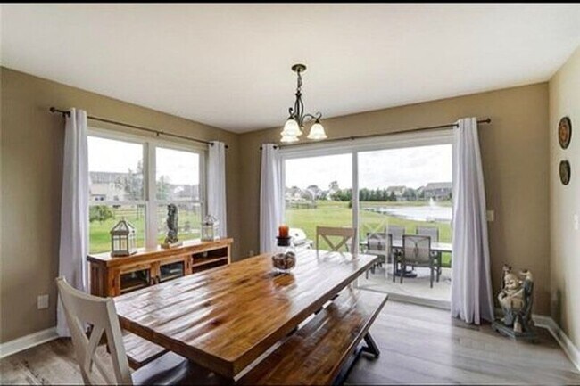 Foto del edificio - 8914 Red Hawk Ct