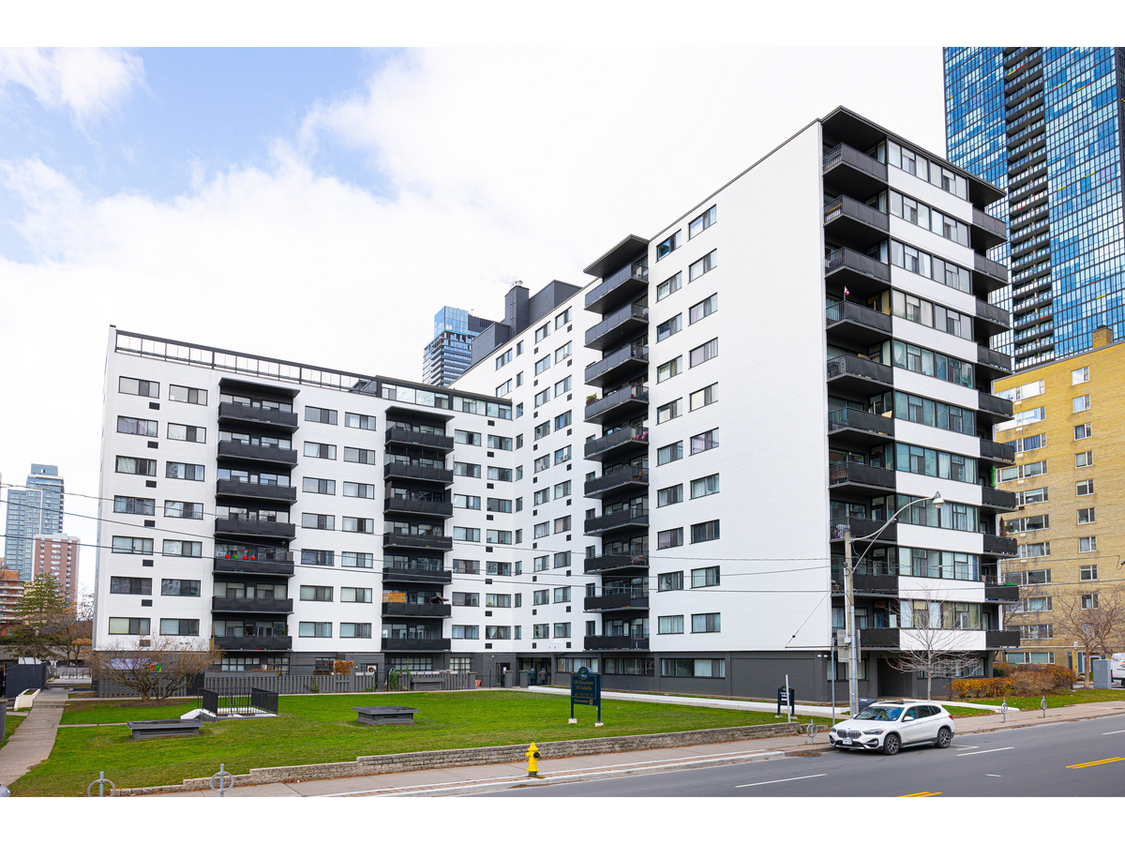 Isabella Apartments 105 Isabella St Toronto, ON