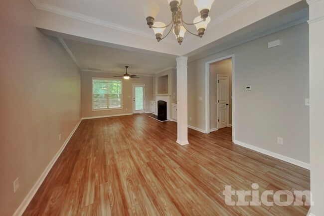 Building Photo - 557 McCarthy Dr