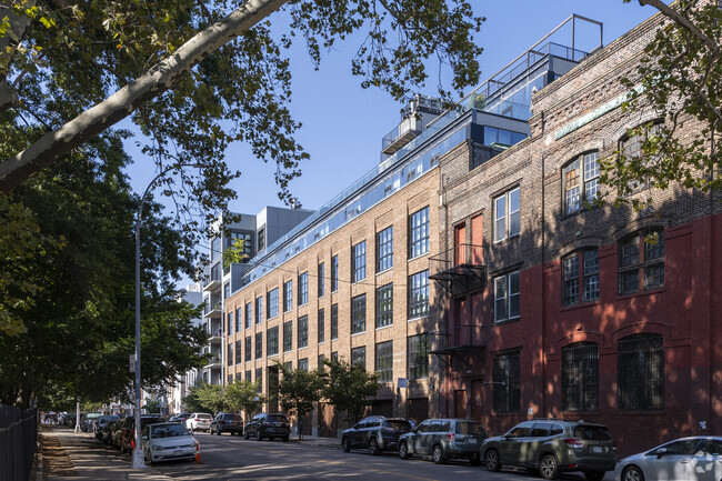 Building Photo - The Grand McCarren