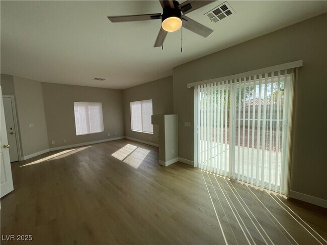 Foto del edificio - 8463 Antique Cameo Ave