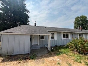 Building Photo - 215 Elm St