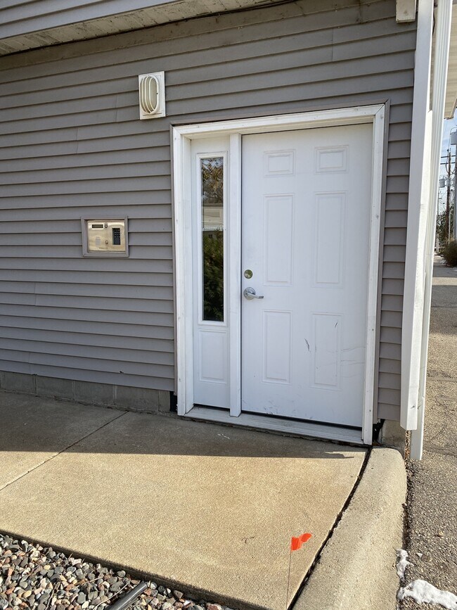 206 Locust St Unit Carriage House, Monticello, MN 55362 Condo for