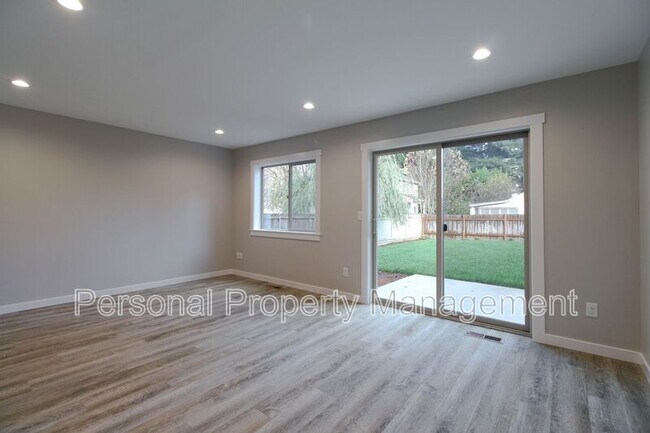 Foto del edificio - 6011 NE 105th Ave