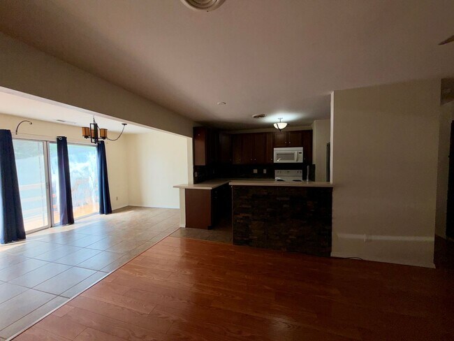 Building Photo - Charming 2-Bedroom, 2-Bath Home in Bella Vista, AR