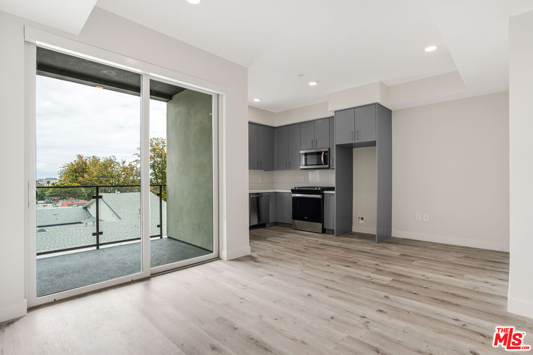 3308 Mentone Ave Unit 402, Los Angeles, CA 90034 Condo for Rent in