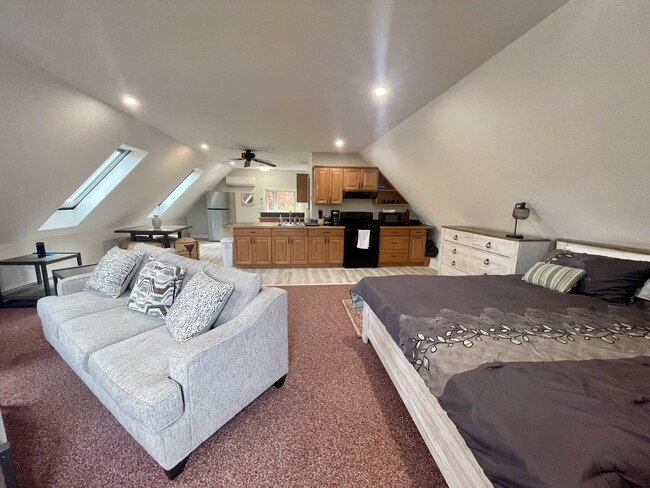 Building Photo - 176 North St