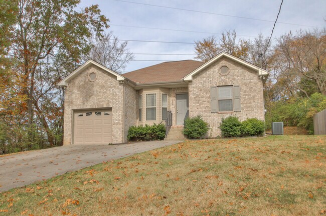 Foto del edificio - 239 Tulip Hill Dr