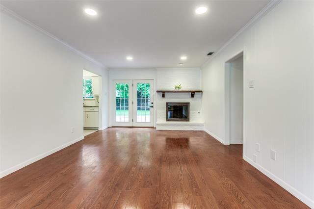 Foto del edificio - 2718 Runningbrook Ln