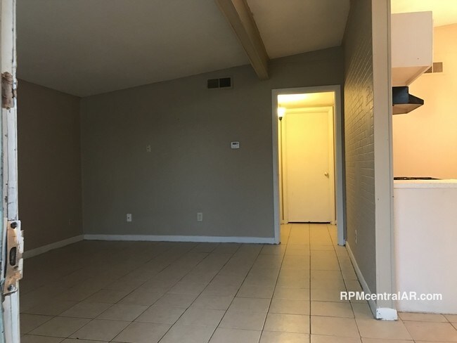 Building Photo - 1802 W 47th St