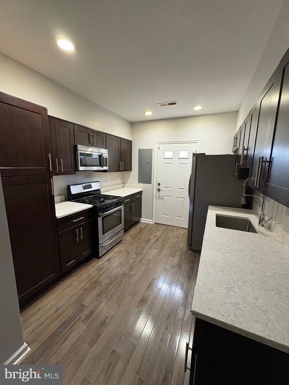 Foto del edificio - 524 N Patterson Park Ave