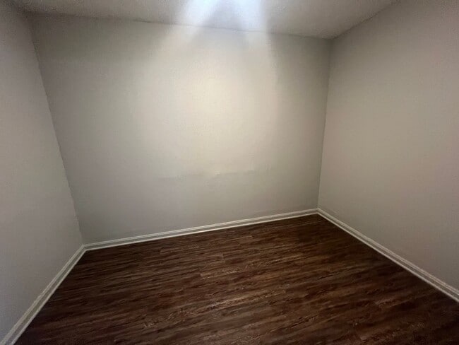 Building Photo - 3 bedroom 2 bathroom home