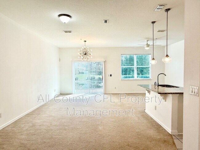 Foto del edificio - 619 Fortanini Cir