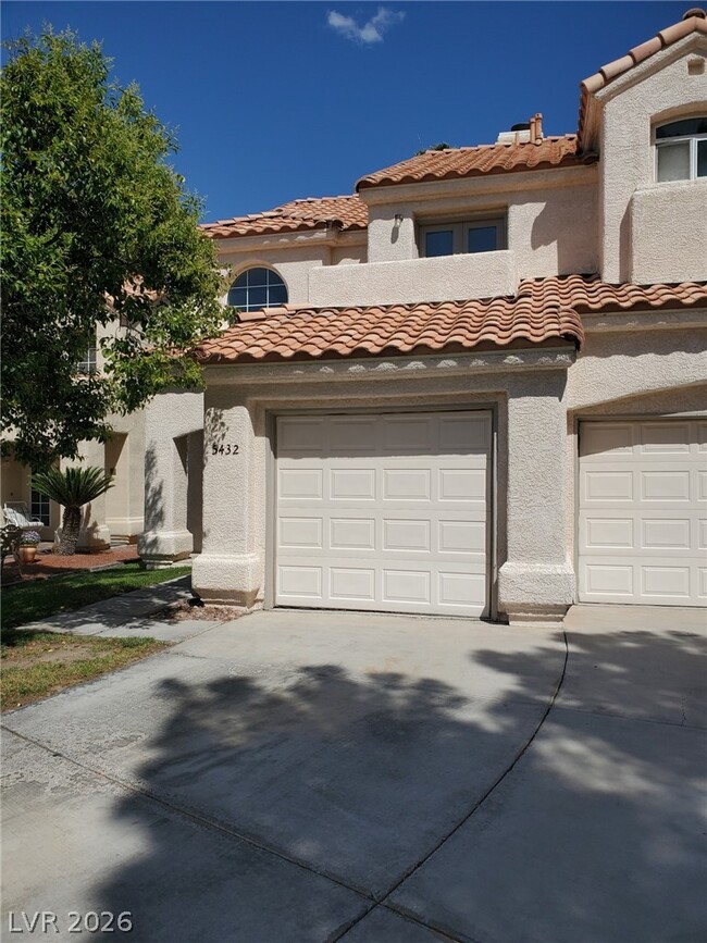 Building Photo - 5432 Royal Vista Ln