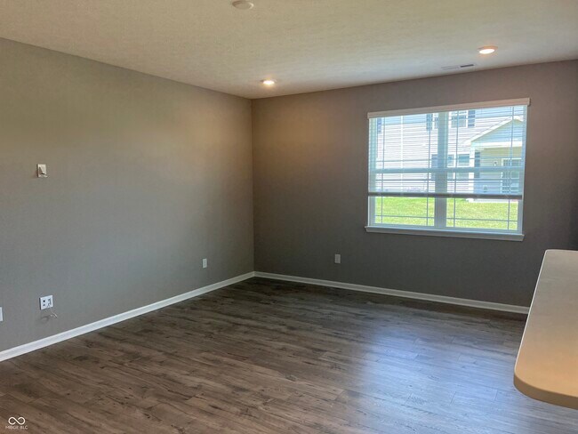 Building Photo - 6392 Yuma Ct
