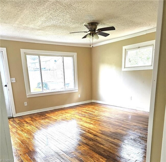 Photo - 20 Goforth Dr House