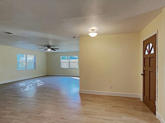 Foto del edificio - 5520 Beggs Rd
