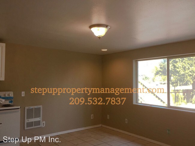 Foto del edificio - 1 br, 1 bath House - 424 Golden St