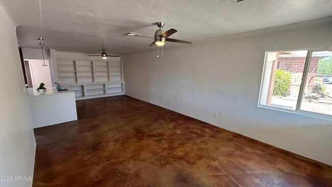 Building Photo - 5548 N 12th Ave