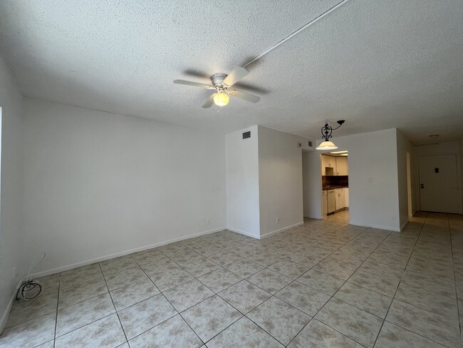 Building Photo - 4354 NW 9th Ave