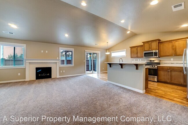 Building Photo - 3 br, 2 bath House - 1746 NE Janice Way