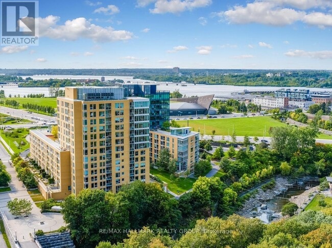 Photo du bâtiment - 200 Lett St