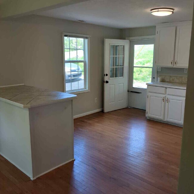 Foto del edificio - 1510 Dutch Creek Rd
