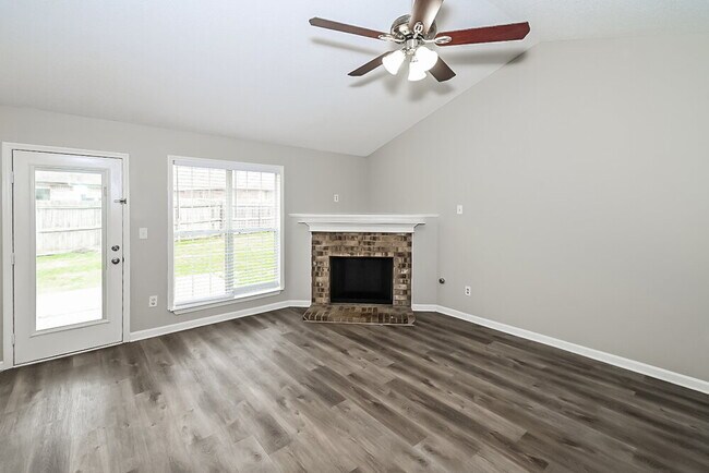 Building Photo - 1846 Clairmont Dr