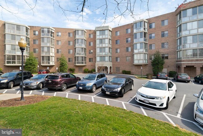 Foto del edificio - 2900 N Leisure World Blvd