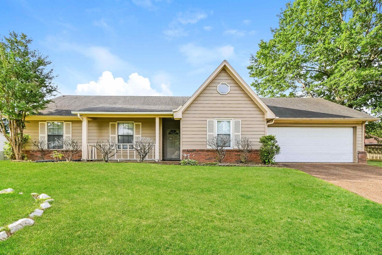 Foto principal - 6583 Shaker Ln