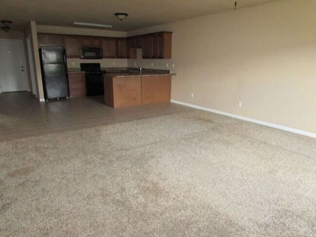 Building Photo - 6730-MF2-E2