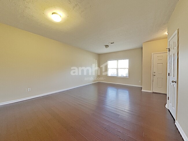Building Photo - 307 Owl Dr