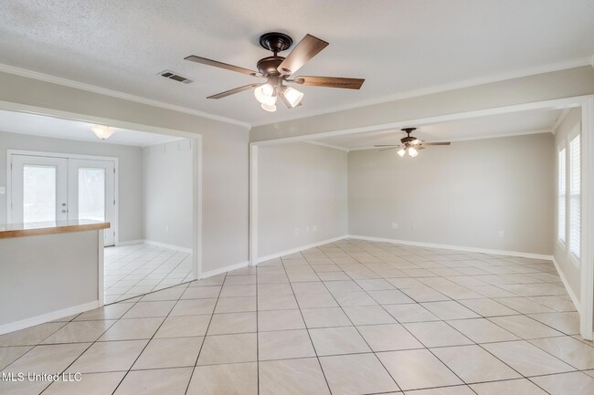 Building Photo - 1302 Parktown Dr