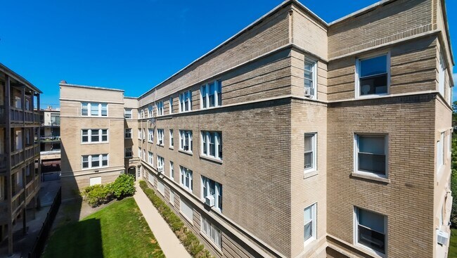 Building Photo - 1609 W Juneway Ter