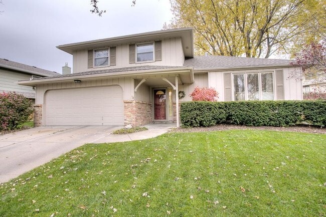 Photo - 307 Marian Ave House