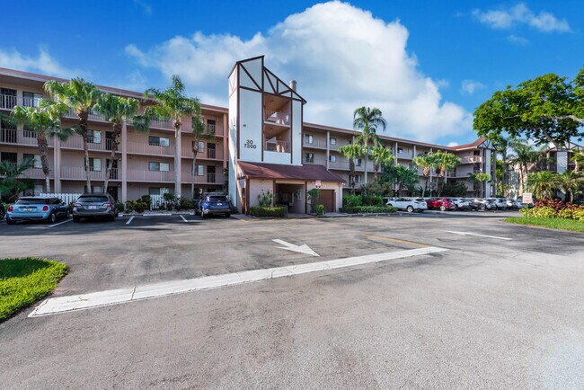 Building Photo - 7300 Amberly Ln
