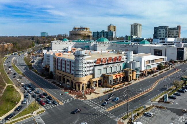Shop the brands you love at the best shopping mall in Towson Circle at Towson Town Center.