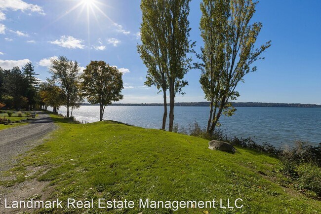 Foto del edificio - 2 br, 2 bath House - 1198 Hughes Ave