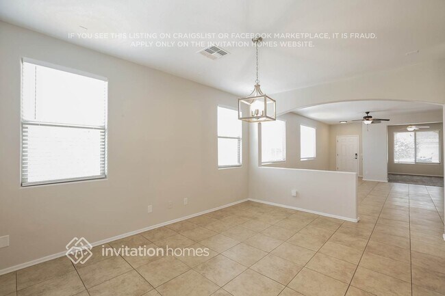 Foto del edificio - 2320 W Desert Ln