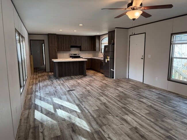 Building Photo - 2881 TX-110