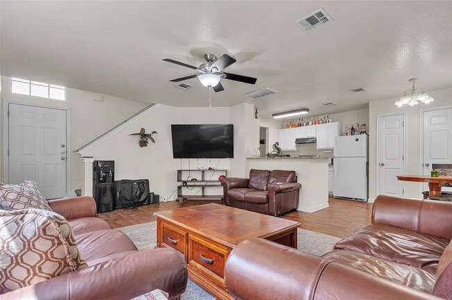 Sala de estar 2 - 897 Sagewood Trl