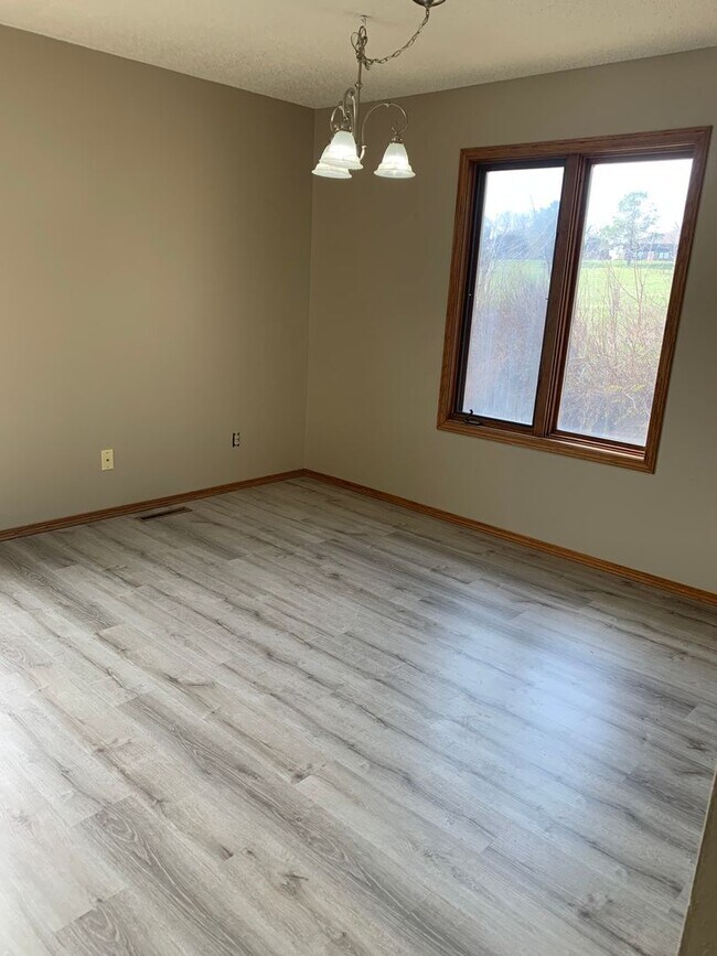 Building Photo - ponca-t