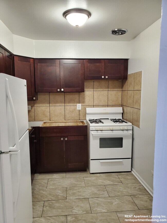 Foto del edificio - 1515 W Morse Ave