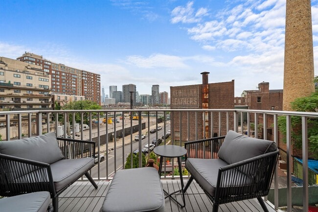 Foto del edificio - 84 Willow Ave
