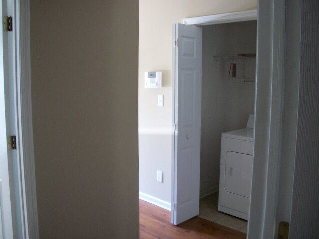 Building Photo - 256 Vanderbilt Dr
