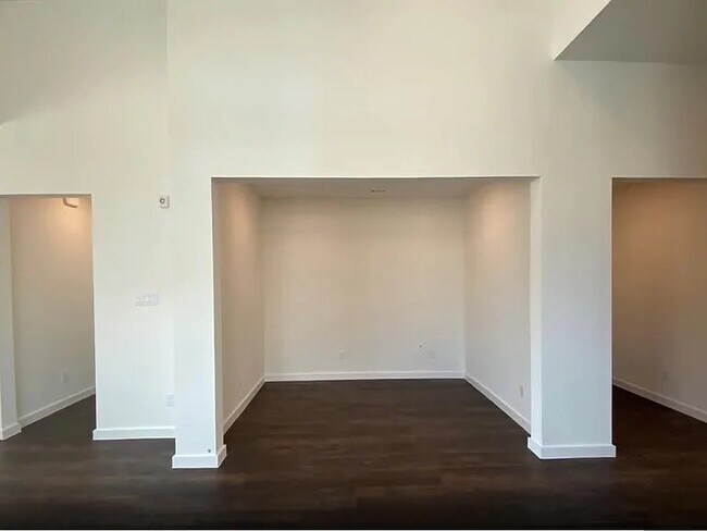 Building Photo - 1625 Dewberry Ln