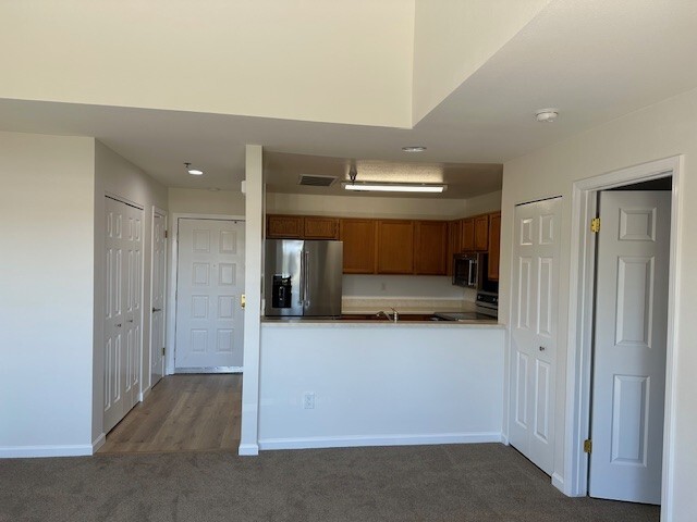 Building Photo - 304 Mariner Way