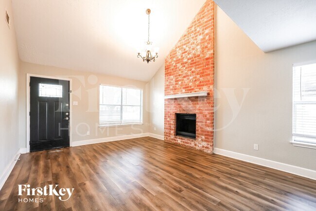 Foto del edificio - 22826 Provincial Blvd