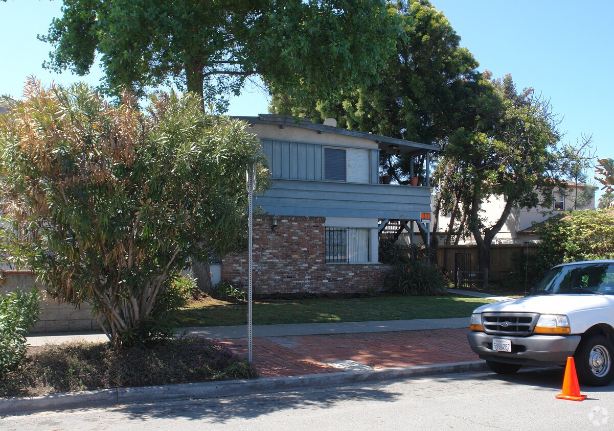 Primary Photo - 1211 Oliver Ave